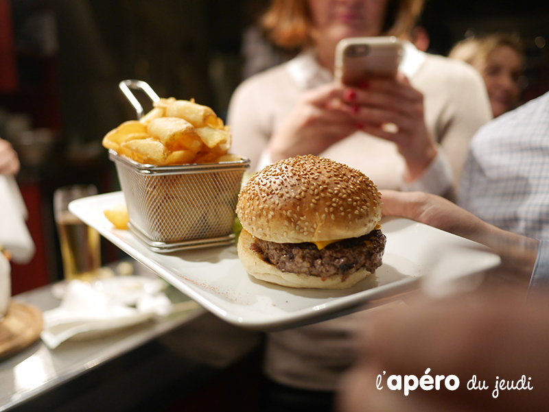 apero au bar le coin de la rue