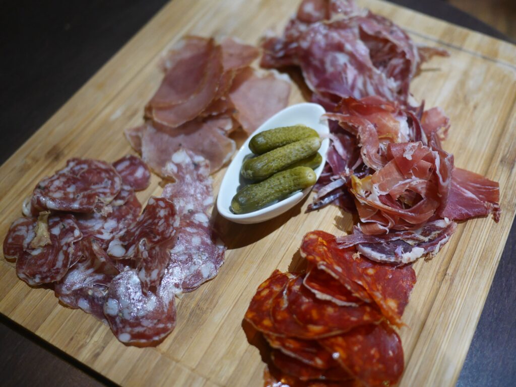 apéro voyage au Gustave à Paris