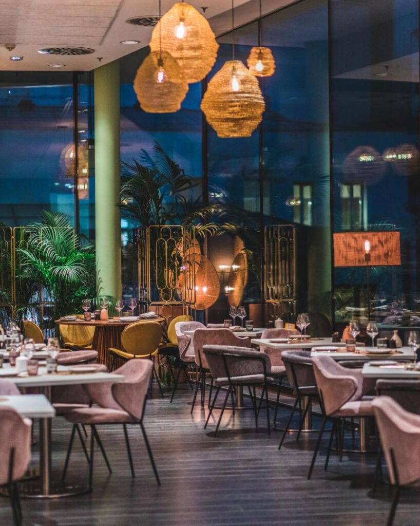 solis jardin d'été patio terrasse paris arc de triomphe partage tapas mezze apéro